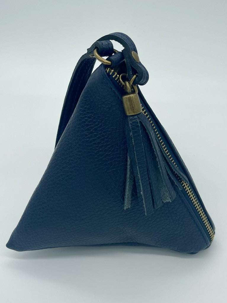 DIY: Céline Structured Clutch | Handbag patterns, Diy leather bag, Leather  bag pattern